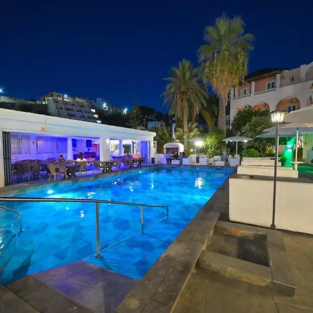 Av Club Terme Colella Hotel 3*